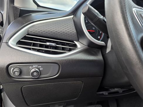 Used 2024 Chevrolet Malibu LT image 17