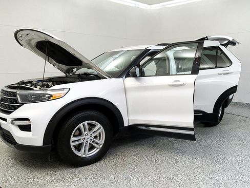 Used 2023 Ford Explorer XLT w/ Equipment Group 202A AWD/4WD image 10