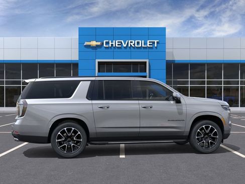 New 2026 Chevrolet Suburban RST AWD/4WD image 5