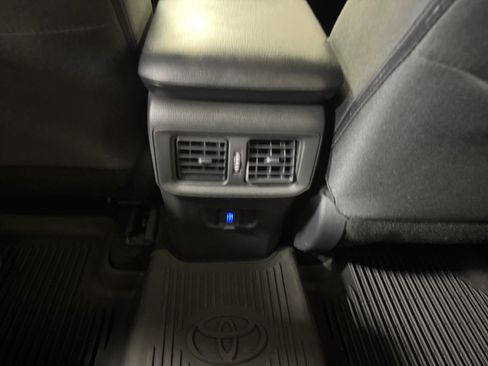 Certified 2025 Toyota RAV4 LE AWD/4WD image 31