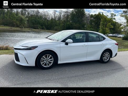 Used 2025 Toyota Camry LE image 1