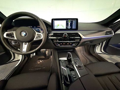 Used 2023 BMW 530i xDrive w/ M Sport Package AWD/4WD image 15
