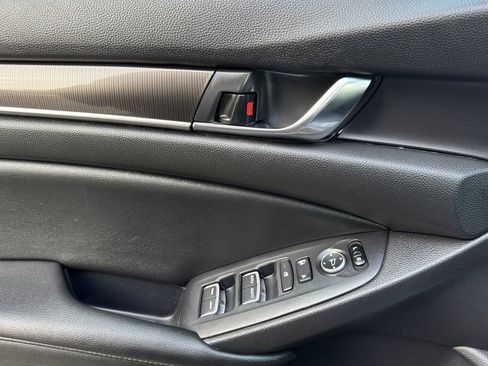 Used 2020 Honda Accord Sport image 11