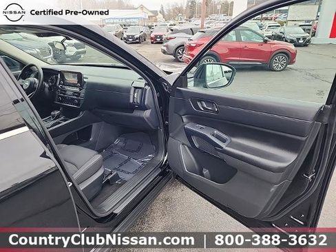 Certified 2024 Nissan Pathfinder S image 29