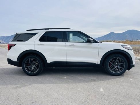 New 2026 Ford Explorer ST w/ Sun And Sound Package image 8