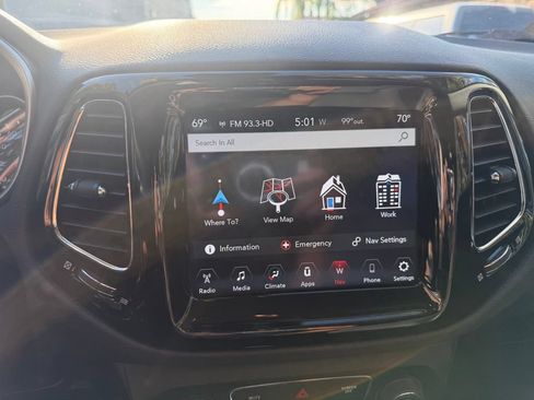 Used 2018 Jeep Compass Limited w/ Navigation Group AWD/4WD image 23