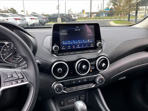 Used 2025 Nissan Sentra SV image 7