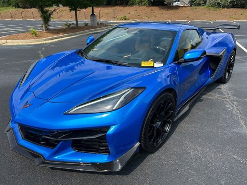 Used 2024 Chevrolet Corvette Z06 w/ Z07 Performance Package RWD image 70