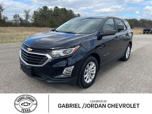 Used 2021 Chevrolet Equinox LS w/ LS Convenience Package image 1