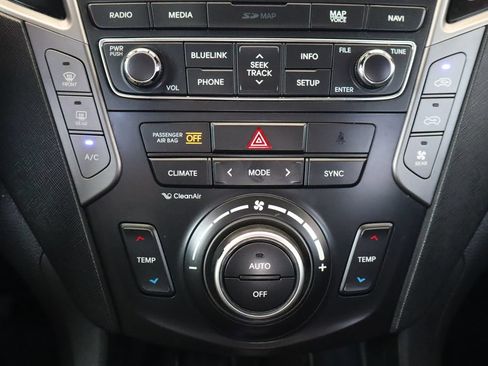 Used 2018 Hyundai Santa Fe Limited AWD/4WD image 30