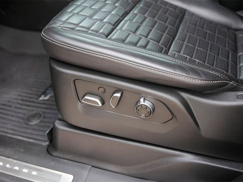 Certified 2023 Cadillac Escalade Sport Platinum image 8