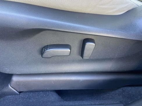 Used 2021 Subaru Ascent Premium w/ Convenience Package image 19