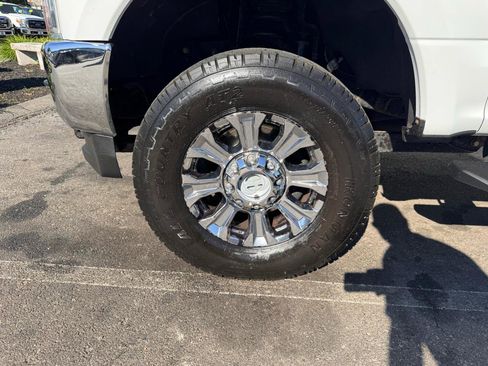 Used 2017 Ford F250 XL w/ Power Equipment Group AWD/4WD image 12