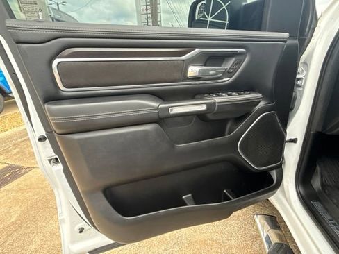 Used 2022 RAM 1500 Laramie AWD/4WD image 9