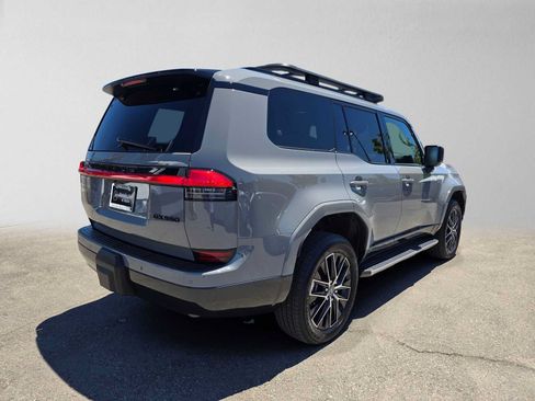 Used 2026 Lexus GX 550 w/ Accessory Package (31) AWD/4WD image 3