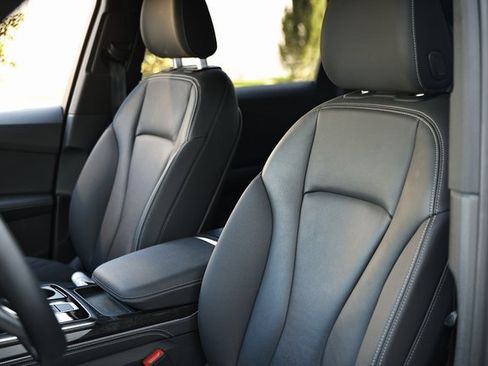 Used 2025 Audi Q7 3.0T Premium Plus image 22