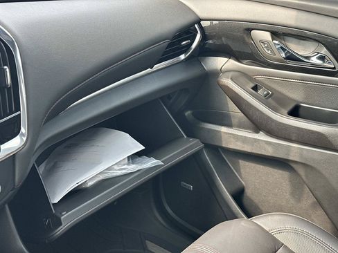Certified 2023 Chevrolet Traverse RS w/ LPO, Floor Liner Package AWD/4WD image 34