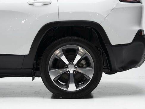 Used 2019 Jeep Cherokee Limited image 53