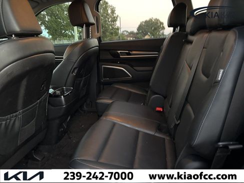 Certified 2025 Kia Telluride LX image 11