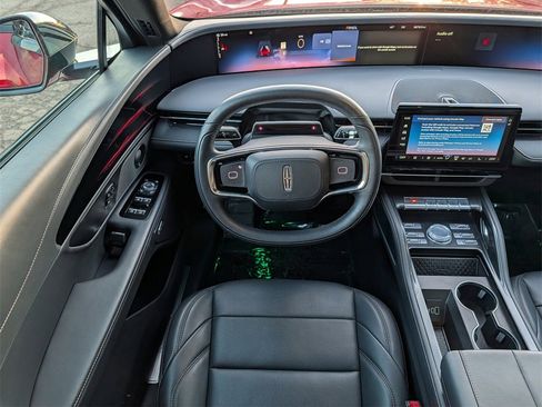 Used 2024 Lincoln Nautilus Premier w/ Equipment Group 102A image 12