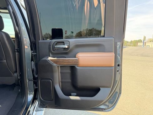 Used 2020 Chevrolet Silverado 2500 High Country w/ Technology Package image 37