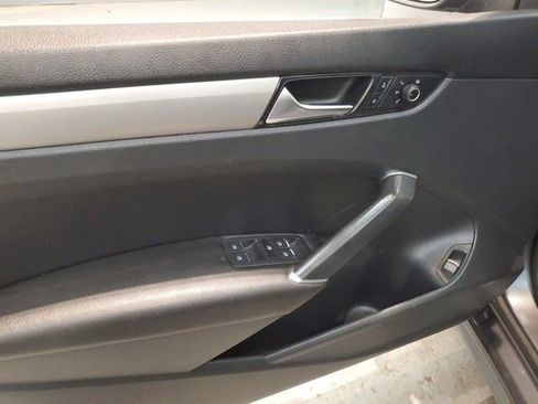 Used 2022 Volkswagen Passat 2.0T SE image 11