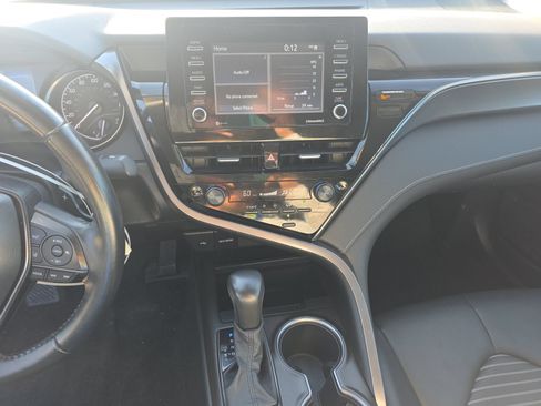 Used 2023 Toyota Camry SE FWD image 8