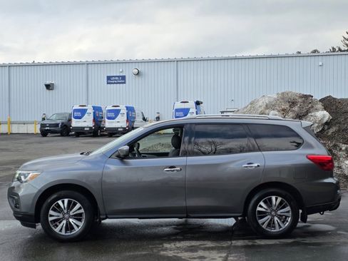 Used 2017 Nissan Pathfinder SL image 5