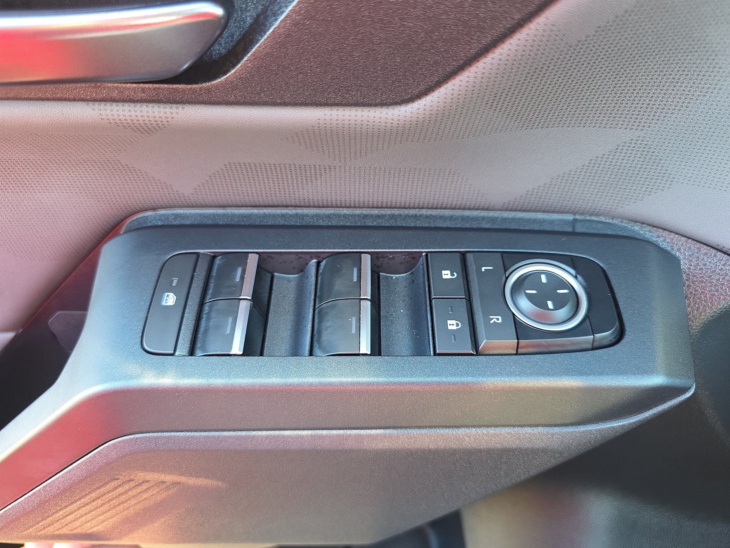 Used 2026 Toyota RAV4 AWD Plug-in Hybrid image 27