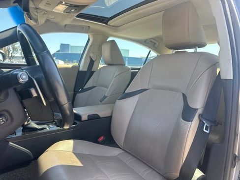 Used 2019 Lexus ES 300h w/ Accessory Package 2 FWD image 39