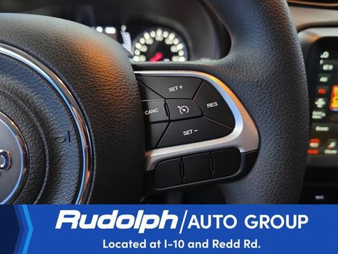 Used 2023 Jeep Renegade Latitude AWD/4WD image 17