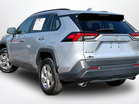 Used 2024 Toyota RAV4 XLE FWD image 5