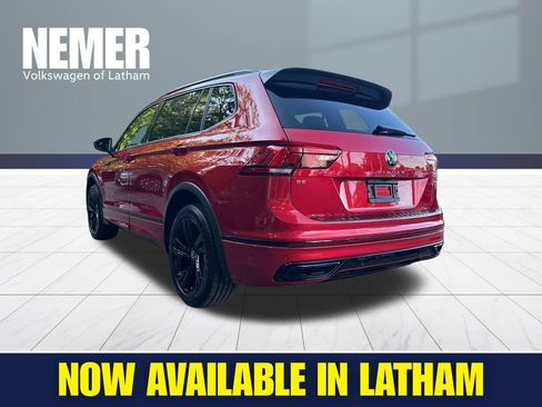 Certified 2024 Volkswagen Tiguan SE R-Line AWD/4WD image 2