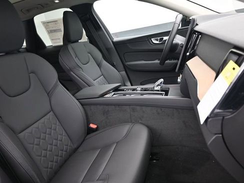 New 2026 Volvo XC60 B5 Core w/ Climate Package image 34