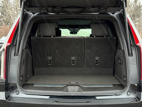 Used 2021 Cadillac Escalade Sport Platinum w/ LPO, ONYX Package image 13