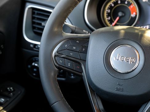 Used 2022 Jeep Cherokee Trailhawk w/ Premium Leather Package image 26