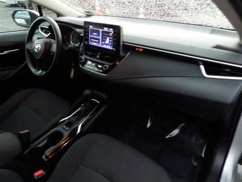 Used 2021 Toyota Corolla LE image 20