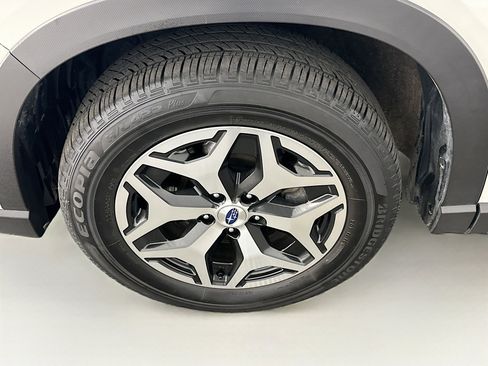 Used 2023 Subaru Forester Premium image 11