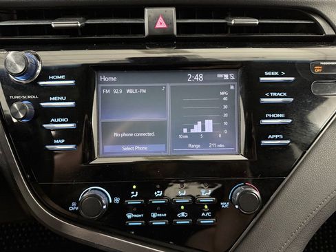 Used 2019 Toyota Camry LE FWD image 16