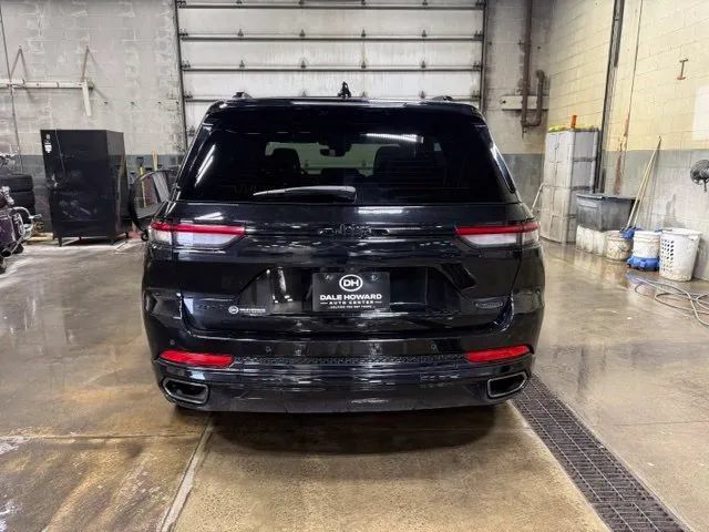 Used 2025 Jeep Grand Cherokee Summit w/ Obsidian Package AWD/4WD image 11