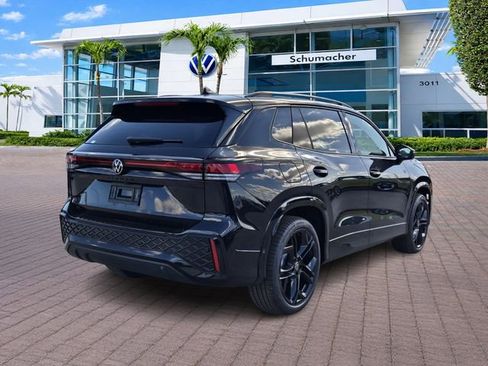 New 2026 Volkswagen Tiguan SE R-Line FWD image 7
