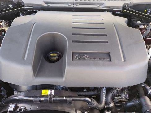 New 2026 Land Rover Defender 130 X-Dynamic SE image 14