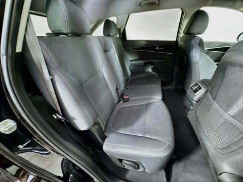 Used 2019 Kia Sorento L FWD image 33