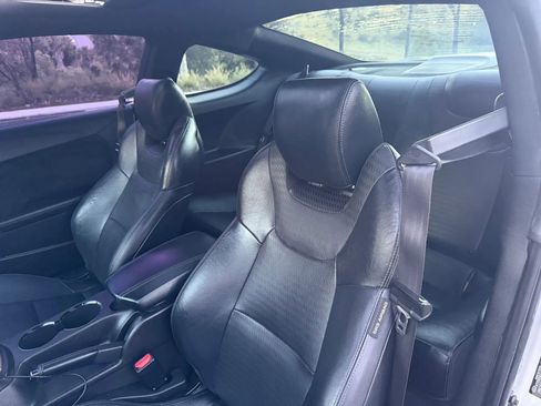 Used 2014 Hyundai Genesis 3.8 image 12