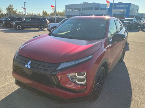 Used 2023 Mitsubishi Eclipse Cross LE image 3