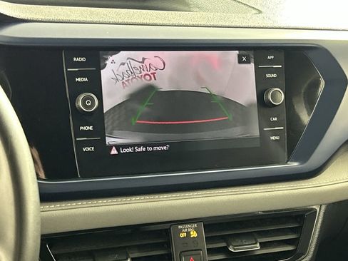 Used 2024 Volkswagen Taos SE image 18