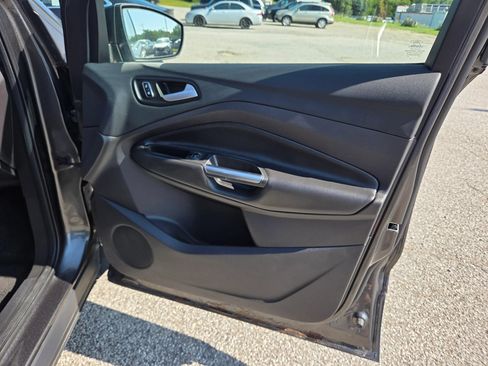 Used 2016 Ford Escape Titanium w/ Equipment Group 301A AWD/4WD image 22
