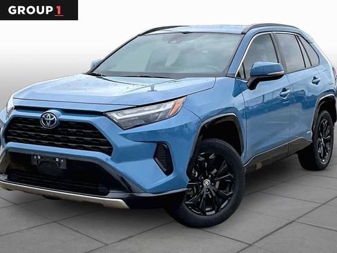 Used 2022 Toyota RAV4 SE AWD/4WD image 1