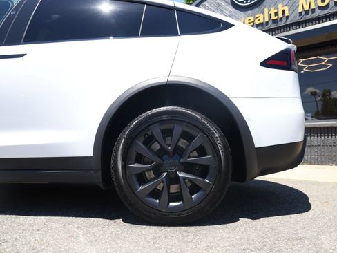 Used 2022 Tesla Model X AWD/4WD image 12
