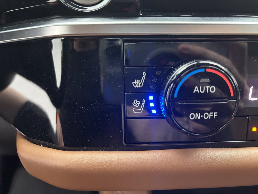 Used 2023 Nissan Pathfinder Platinum AWD/4WD image 29